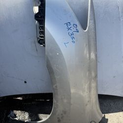 2009 Lexus RX 350 Left fender $100