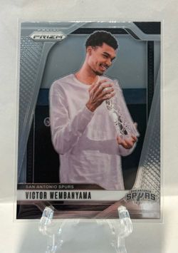 Victor Wembanyama Panini SSP (Super Short Print) Trpphy Variation
