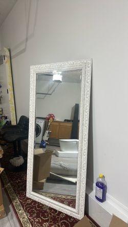 Wall mounted mirror
