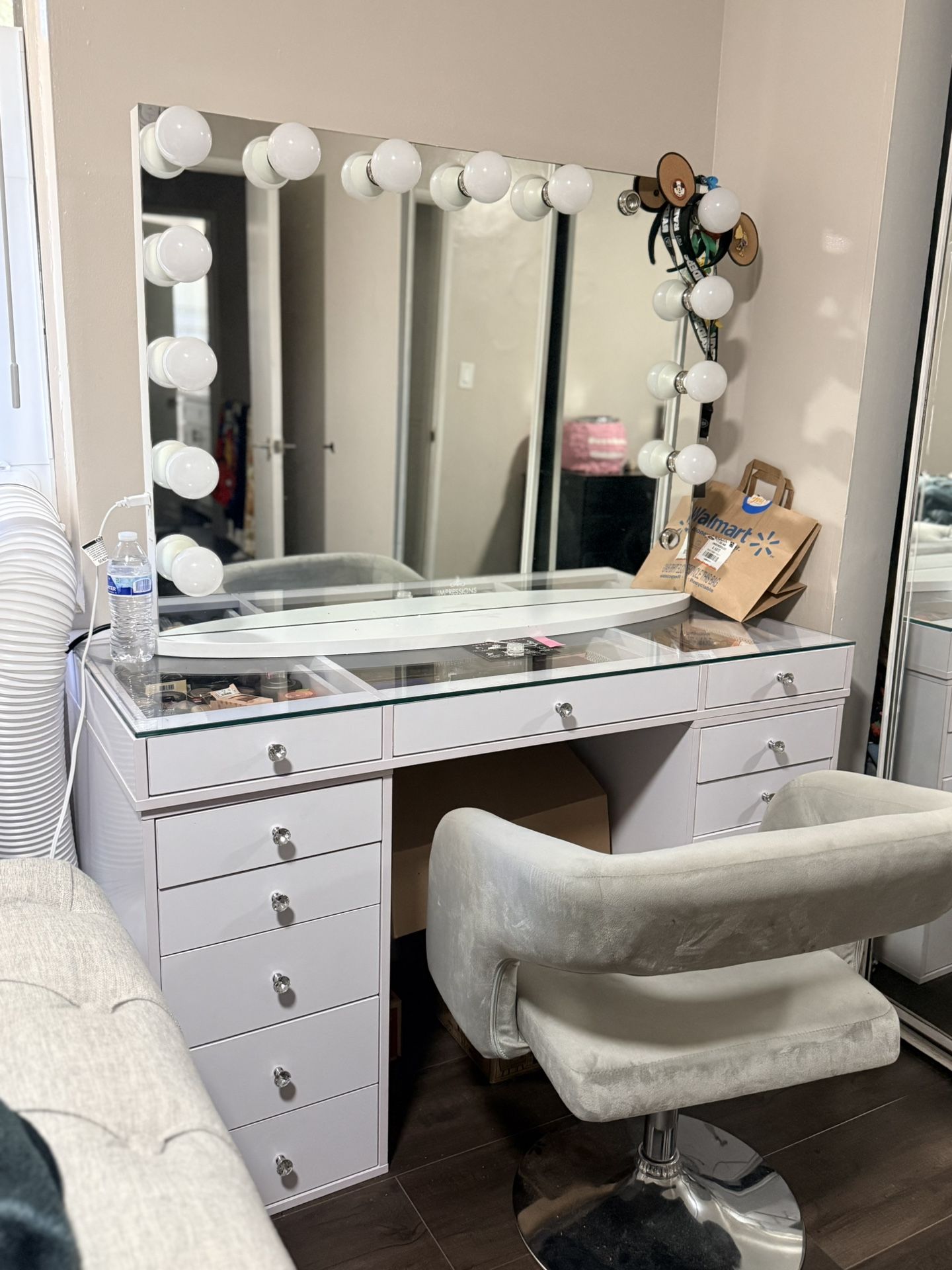 impression vanity