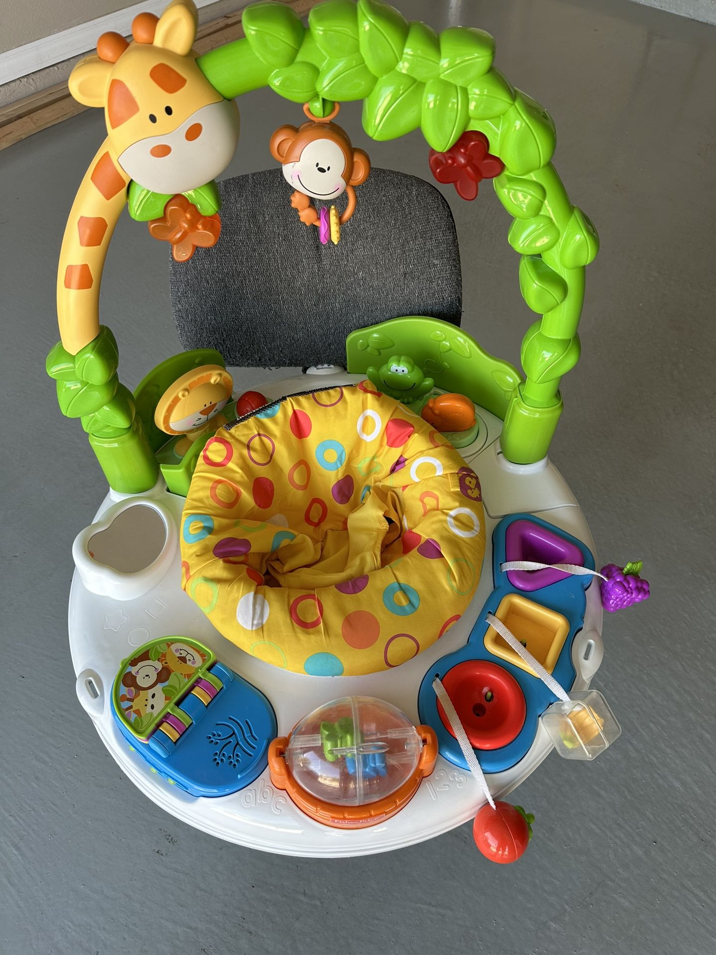 Fisher Price Giraffe Bouncer/jumper