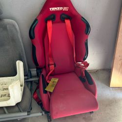 Tenzo R Bucket Seats With Harness