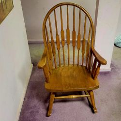 Wooden Rocking Chair 