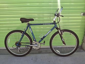 TREK MOUNTAIN 21 SPEEDS TIRE 26 SIZE M