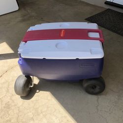 Rubbermaid Cooler