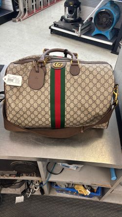 Gucci Savoy Medium Duffle Bag