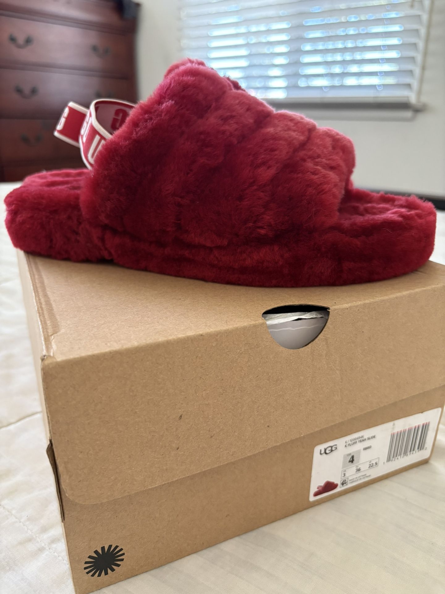 Red Uggs Size 4 In Kids