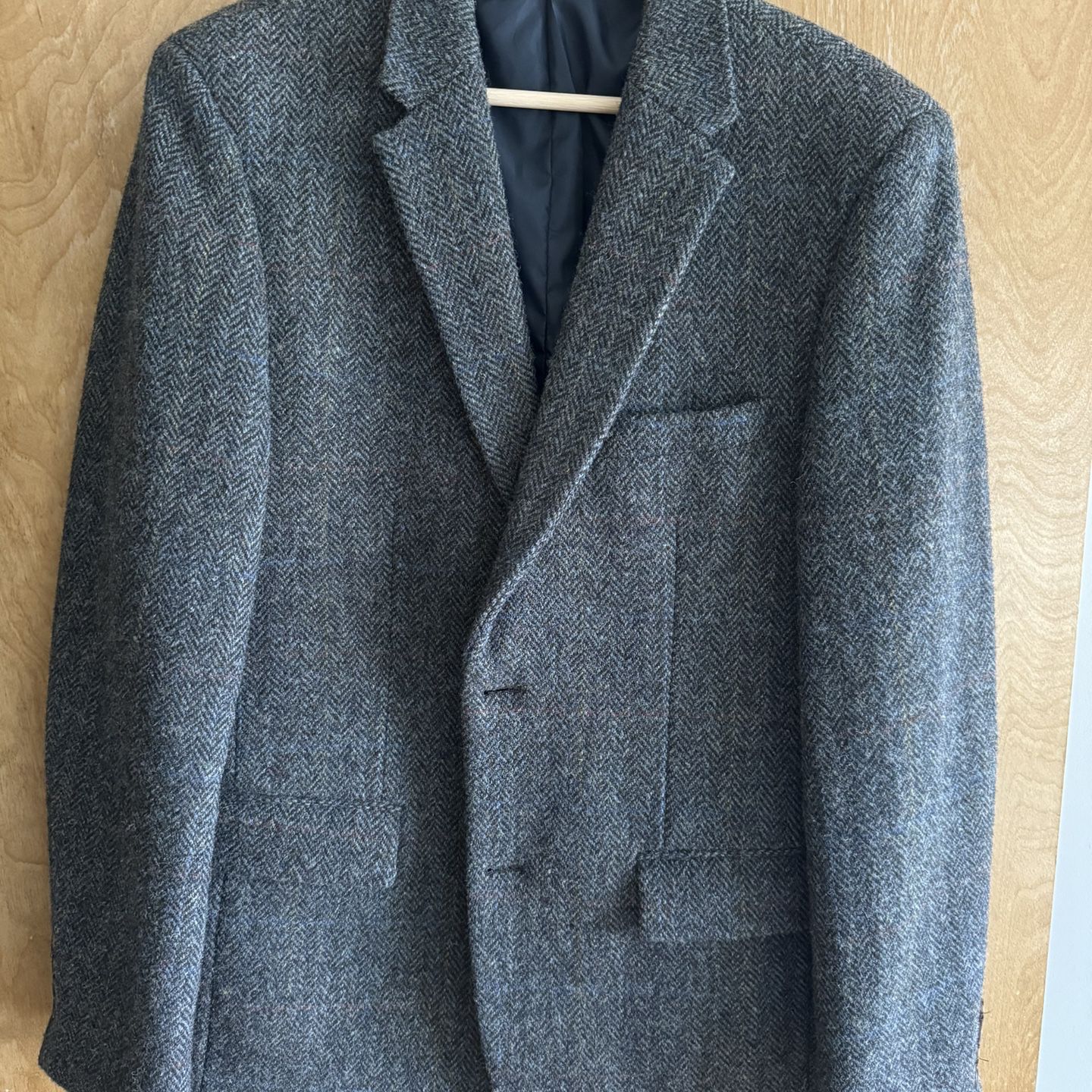 Harris Tweed - Gray Herringbone hand woven jacket - 38R