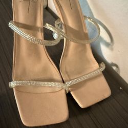 Bisou bisou kitten heels size 10