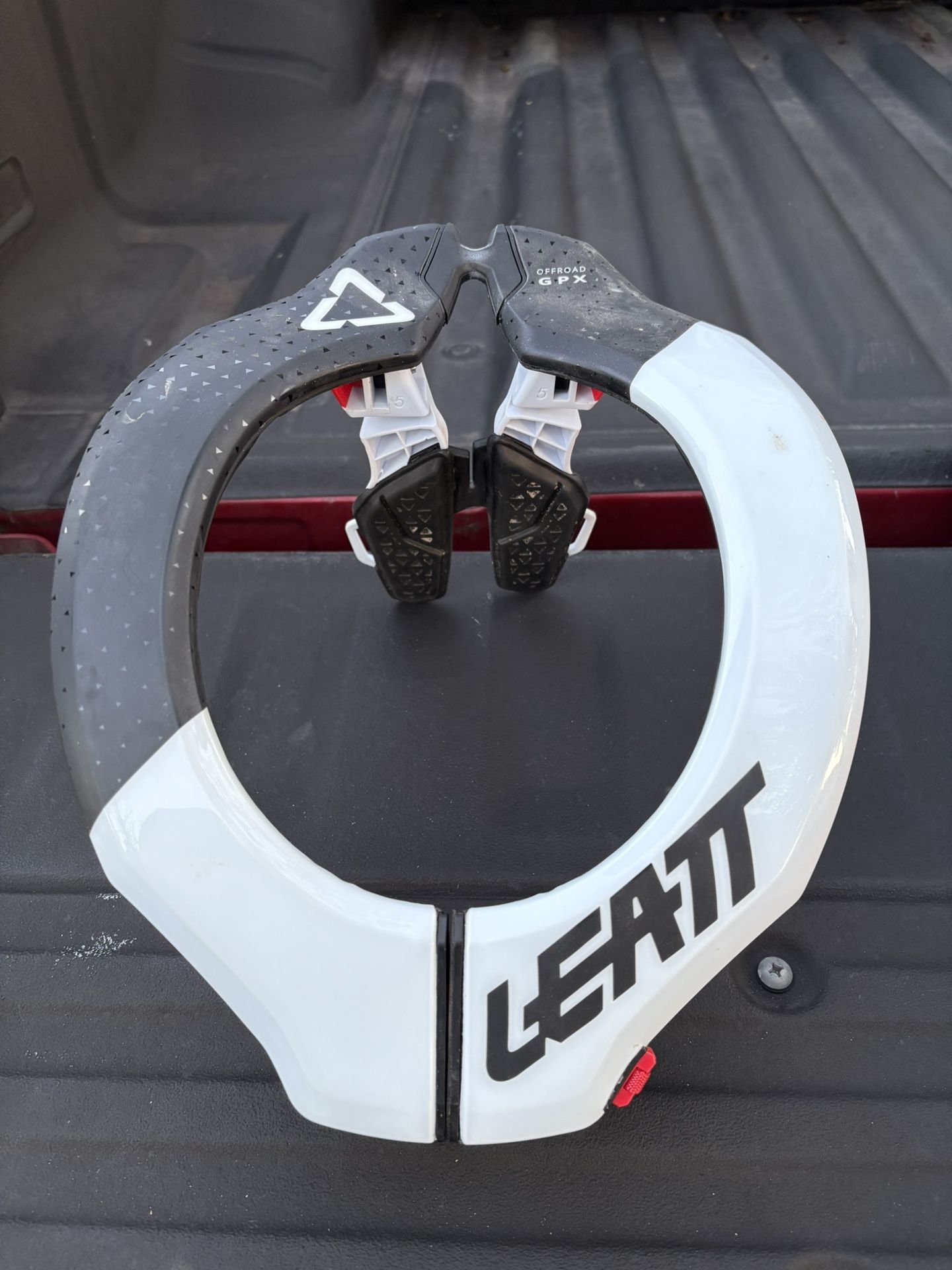 Leatt Neck Brace 5.5
