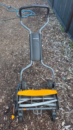 Fiskars Stay Sharp Max Manual Reel Mower