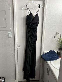 black dress (prom)