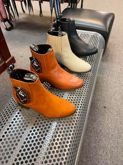 Botines de piel marca Él Canelo