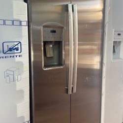 Two Door Ice And Water Stainless Steel Ge Refrigerator CD