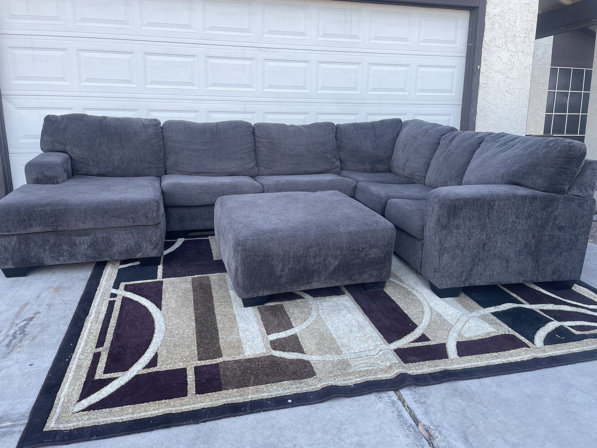 Large family Sectional Couch With Ottoman- FREE Delivery-READ Description 