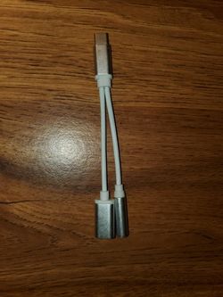 USB C to 3.5 mm Headphone Jack Adapter with Fast Charging 2-in-1