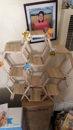 Honeycomb treat stand