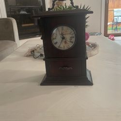 Mantel Clock