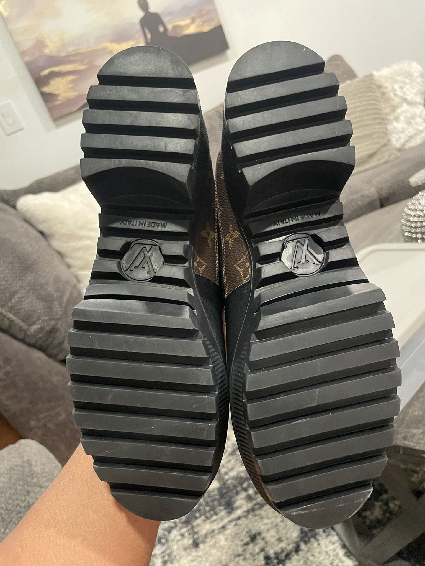 Louis Vuitton OBERKAMPF ANKLE Boots for Sale in Miami, FL - OfferUp
