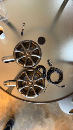 Kicker speakers