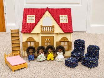 Calico Critters House + Hedgehog Family & Furniture