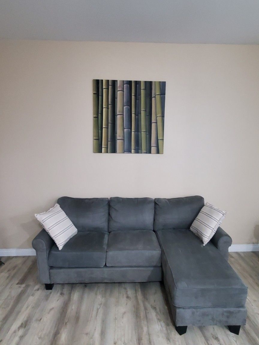 Reversible Sectional Sofa – Gray – Apartment Size
