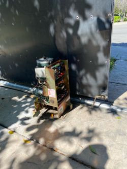Electric gate stuck or not opening? Fast solution for motor, chain, and sensor issues