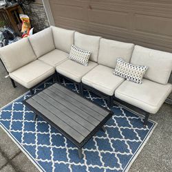 Beautiful Outdoor Sectional Great Condition 