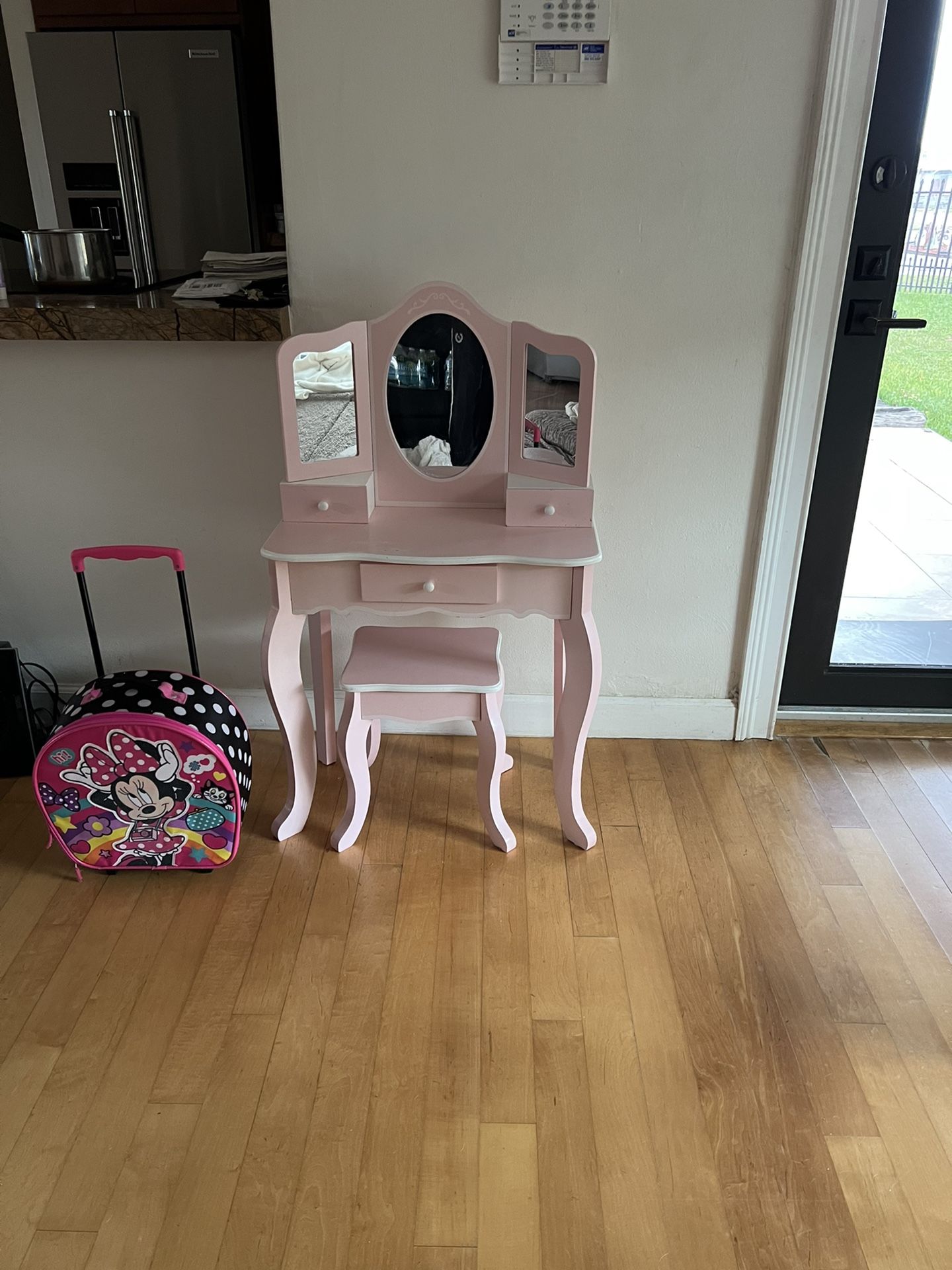 VERY CUTE Little Girls Pink Wood Dresser With Matching Chair