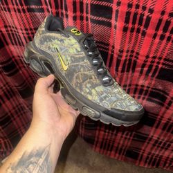 Nike air max plus (sustainable black volt)