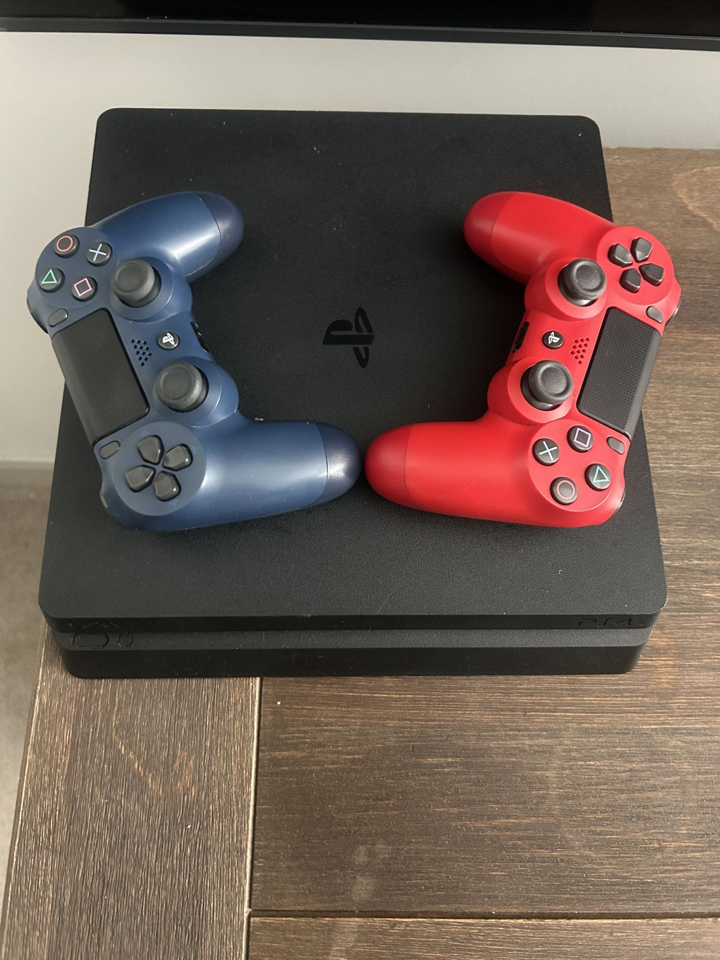 PS4 With 2 Controllers