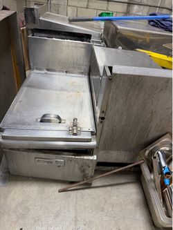 Restaurant food truck equipment