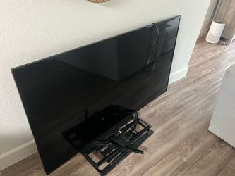75in Tv and Mount