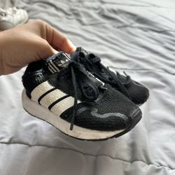 Adidas Toddler, Size 7