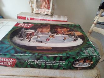 Mr Christmas Holiday Skates Plays 25 Christmas Songs