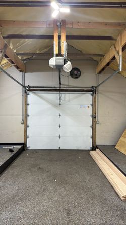 9’ X8’ 2 Year Old Garage Door
