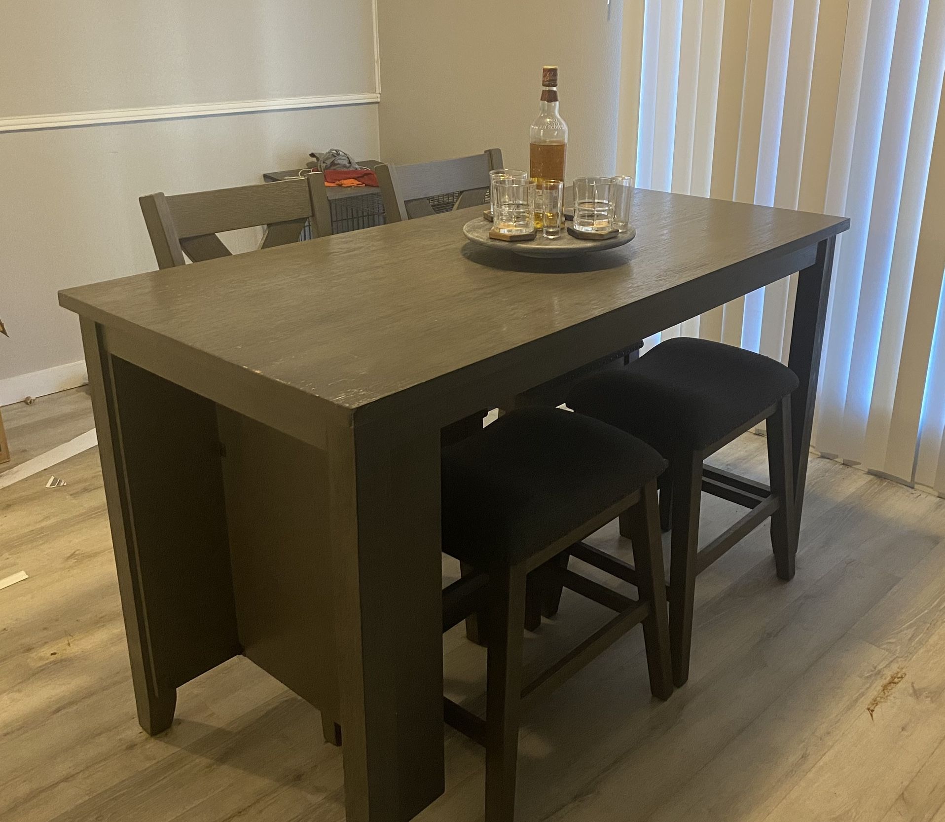 Dining Room Table and Chairs