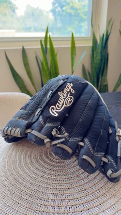 Rawlings Shut Out 32.5"  Mitt – Right Hand Throw