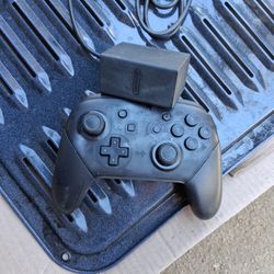 Nintendo Pro Controller With Charger & Free Game 