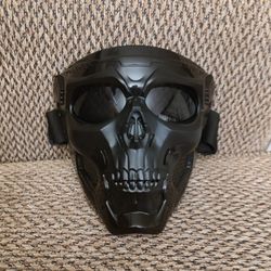 MOTORCYCLE/DIRT BIKE SKELETON MASK WITH GRAY LENS.  ADJUSTABLE STRAP.  NEW. PICKUP ONLY.