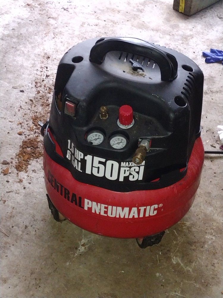 6 GAL CENTRAL Pneumatic AIR Compressor