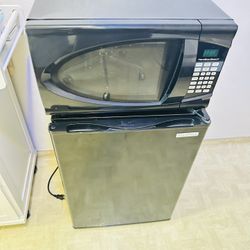 Small Microwave 
