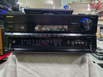 Onky TX SR805 7.1 channel 130 watts per channel HDMI Receiver. Come with Remote control. Excellent condition good working.