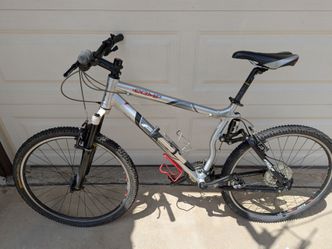 Fuji Diamond Comp 19" mountain bike