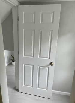 6-Panel Hollow Core Interior Door � Approx. 30� x 80�