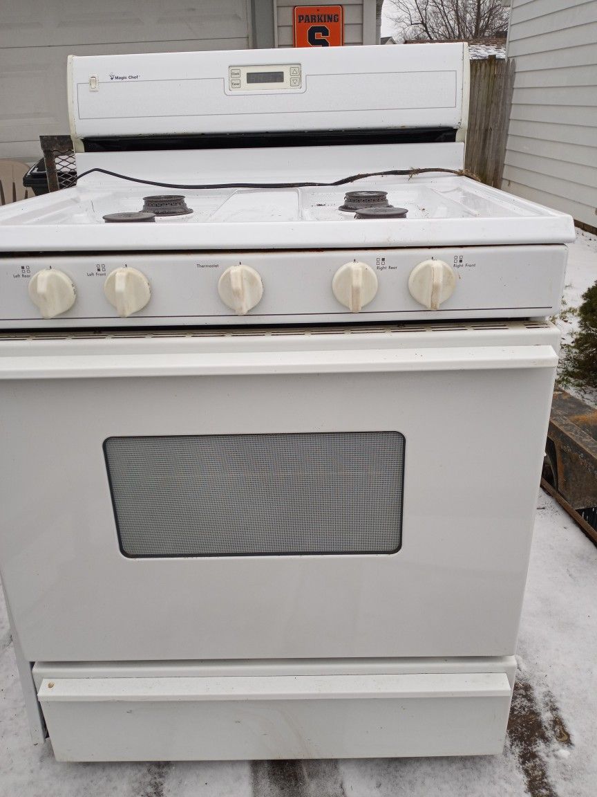 Magic Chef Gas Stove