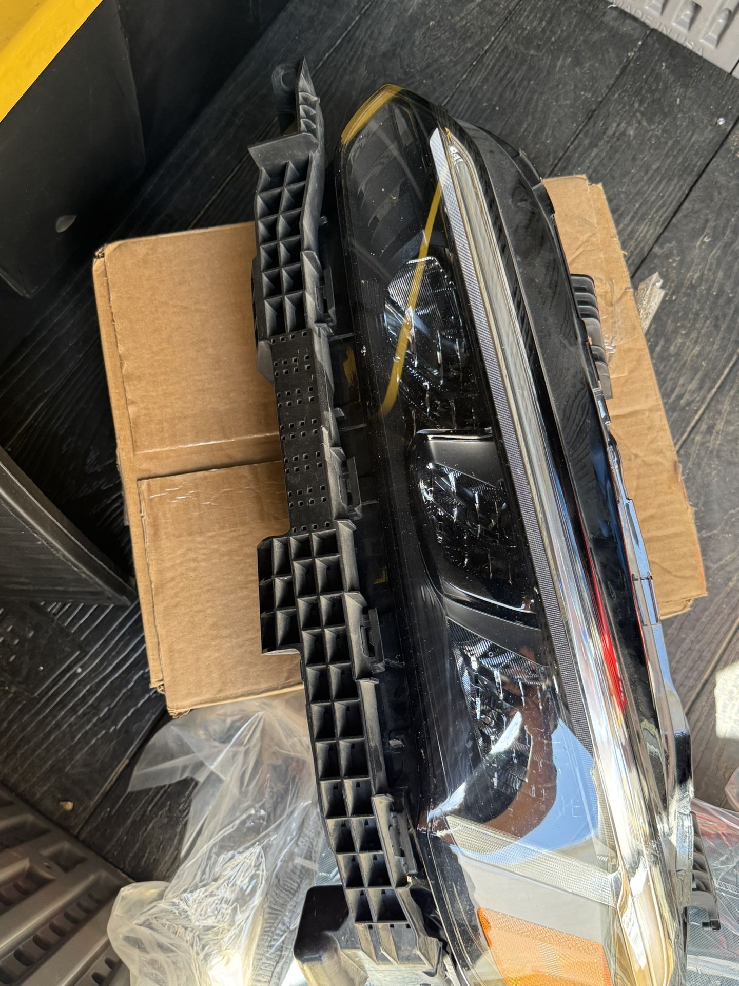 2023 Honda Civic Si OEM LEFT Headlight And Underneath Braket