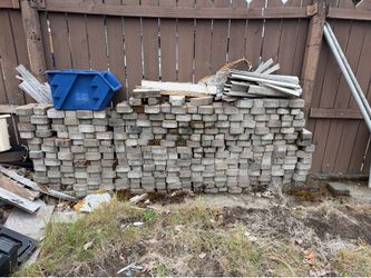 Used Concrete Pavers – Approx. 600 Pieces