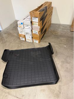 Weather tech cargo Liner ( New )