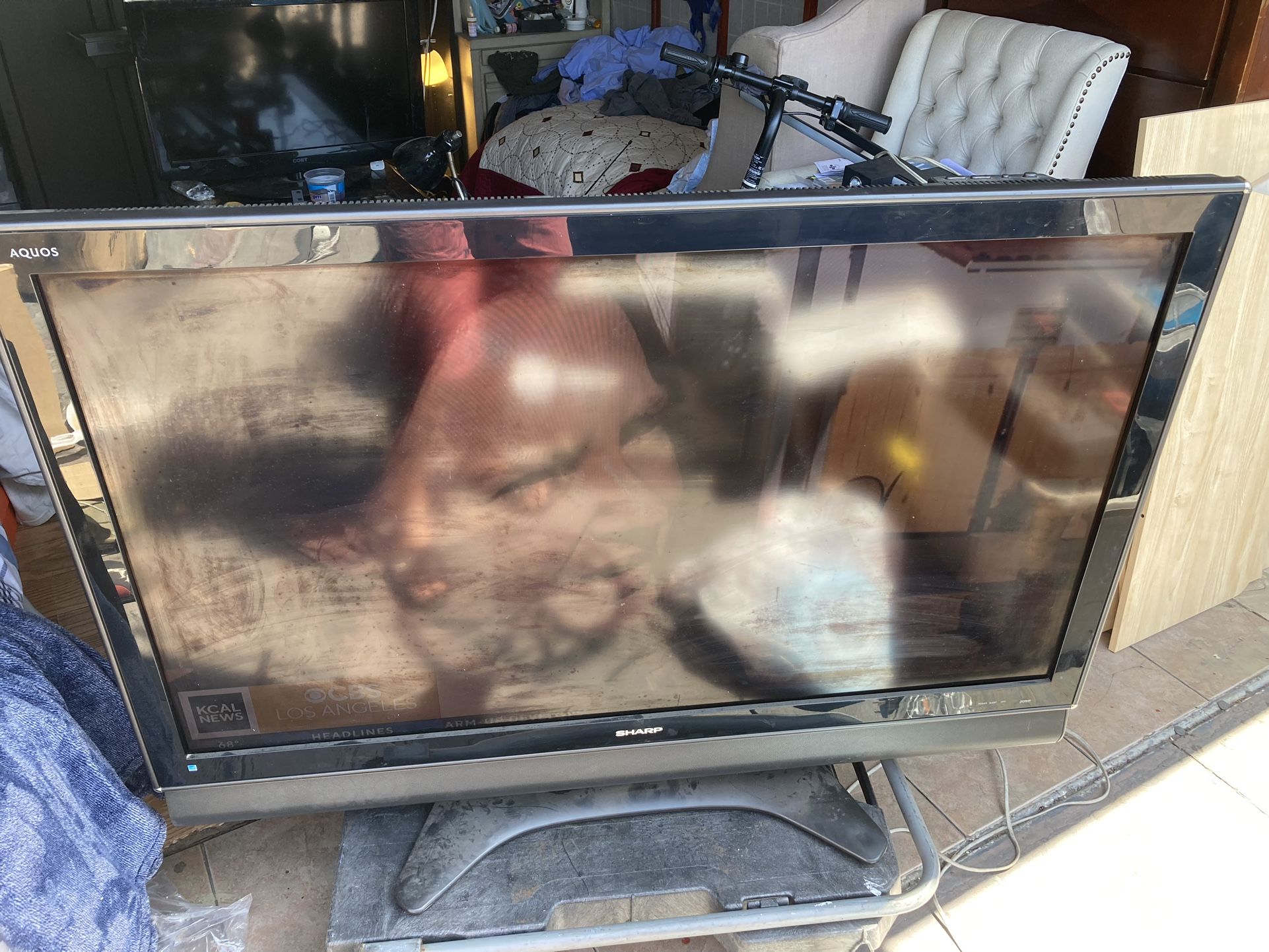 Sharp Aquos 52 Inch Lcd Tv Led Screen